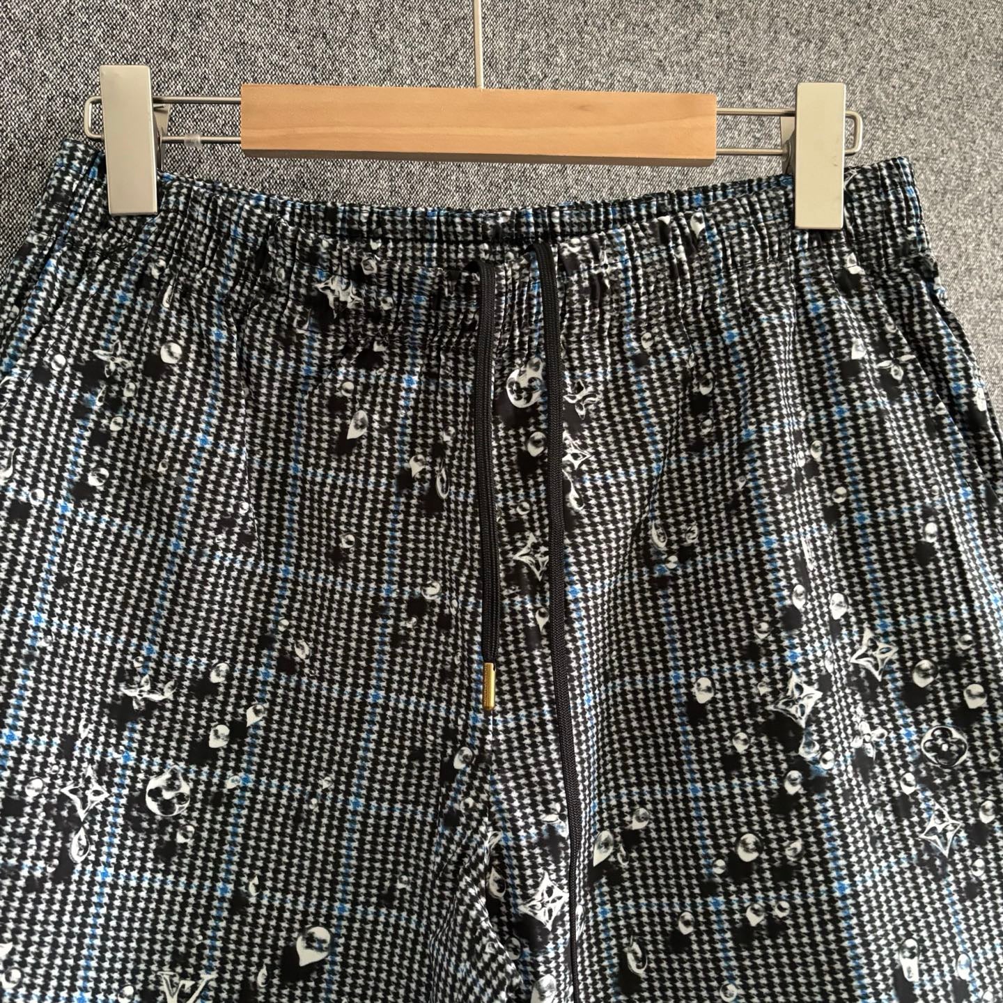 Multi-color Short