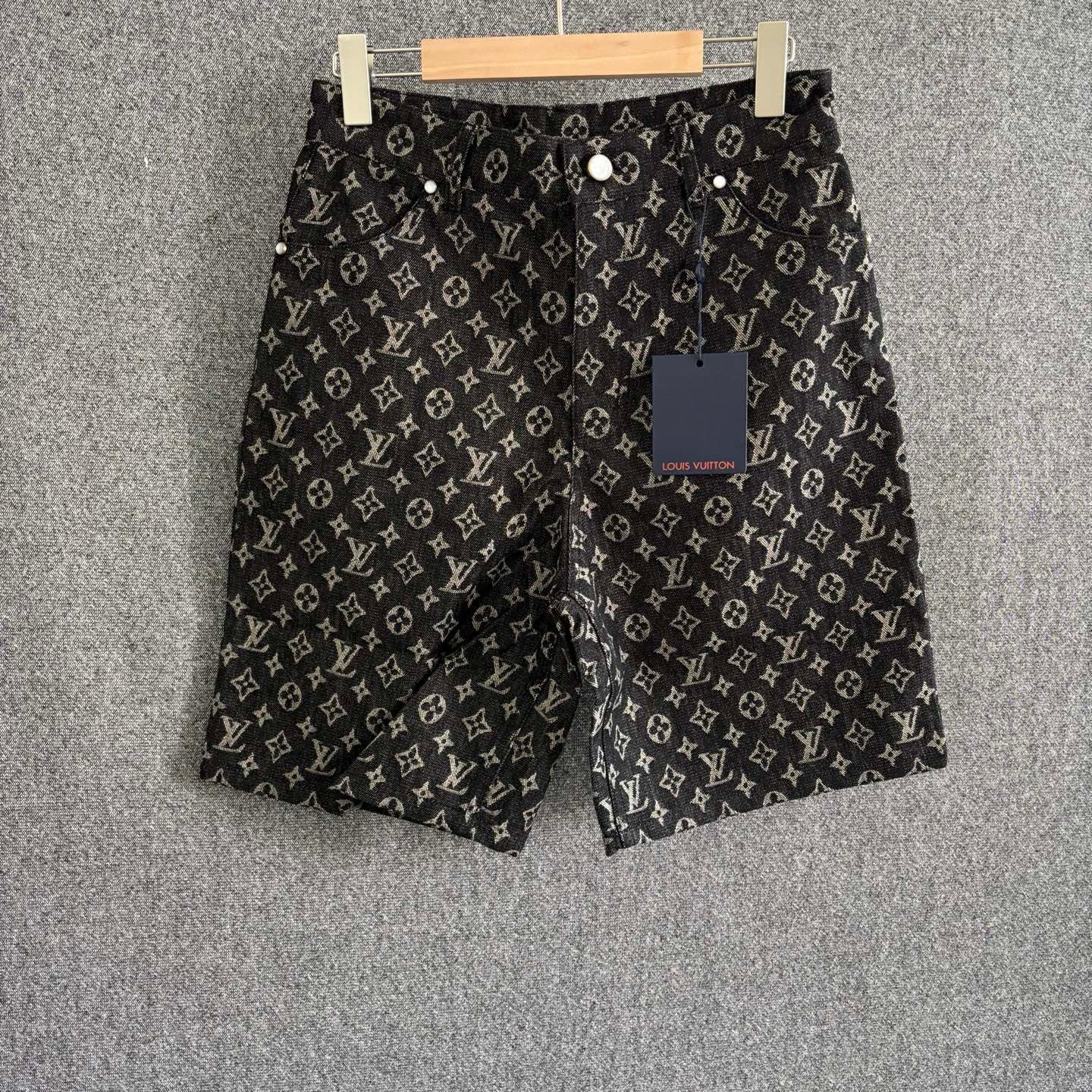 Black Short