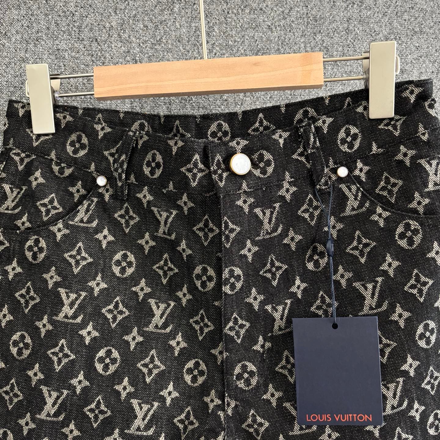 Black Short