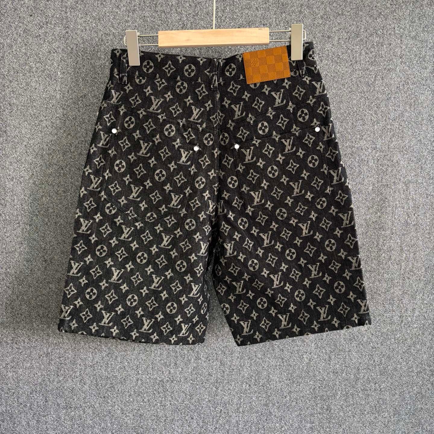 Black Short
