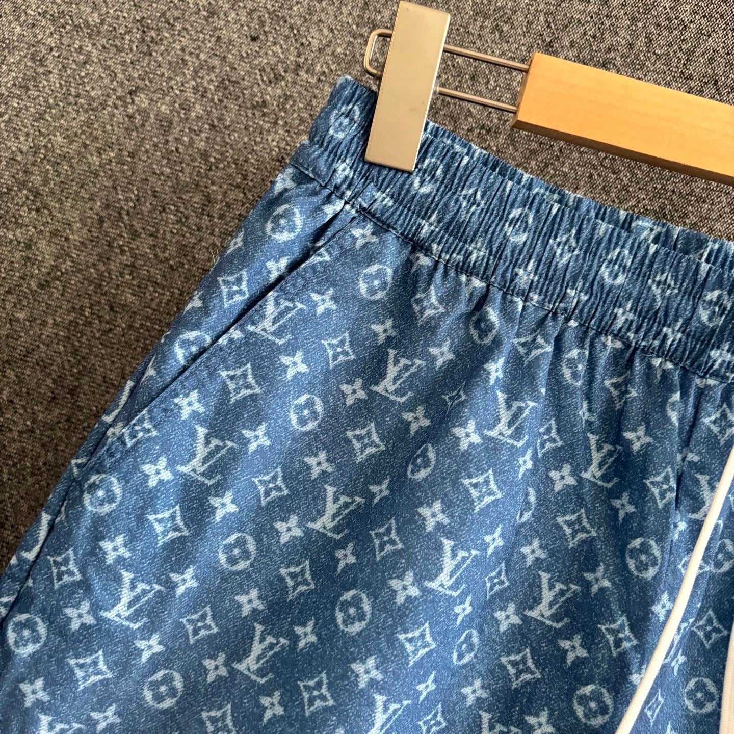 Multi-color Short