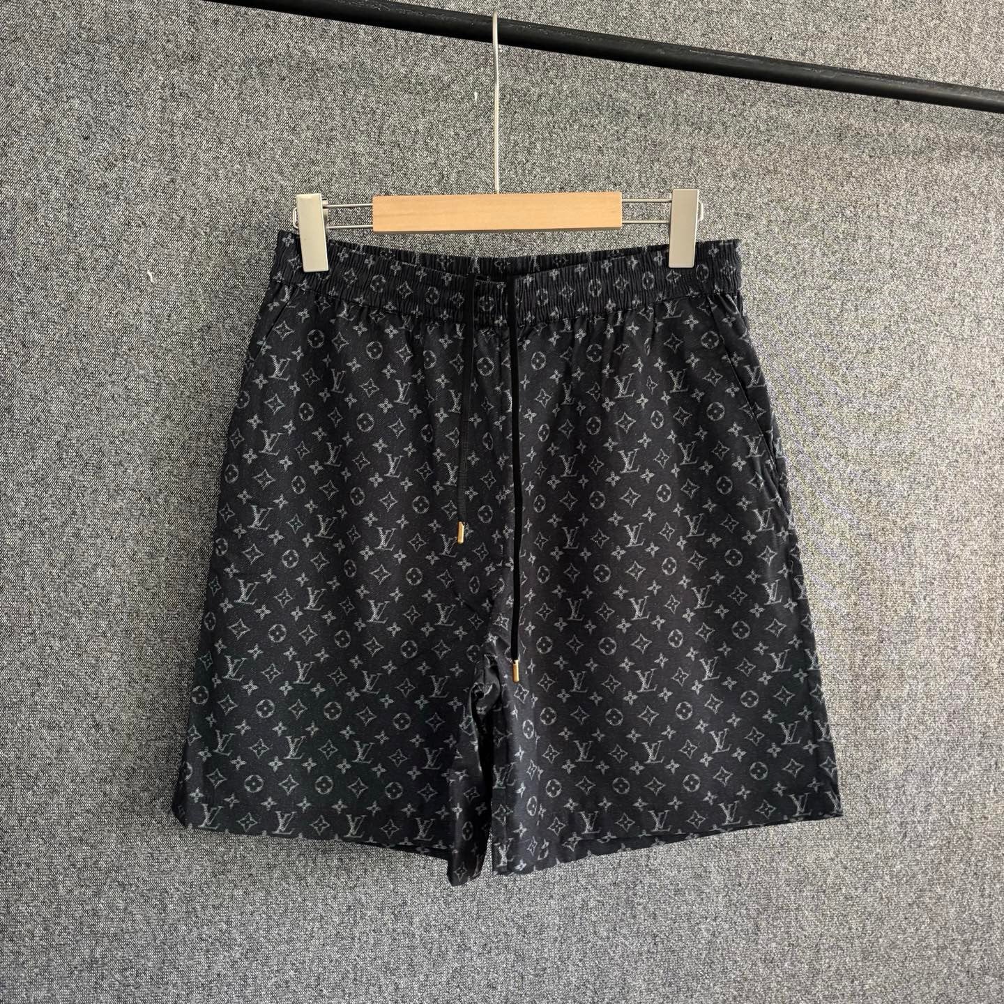 Multi-color Short