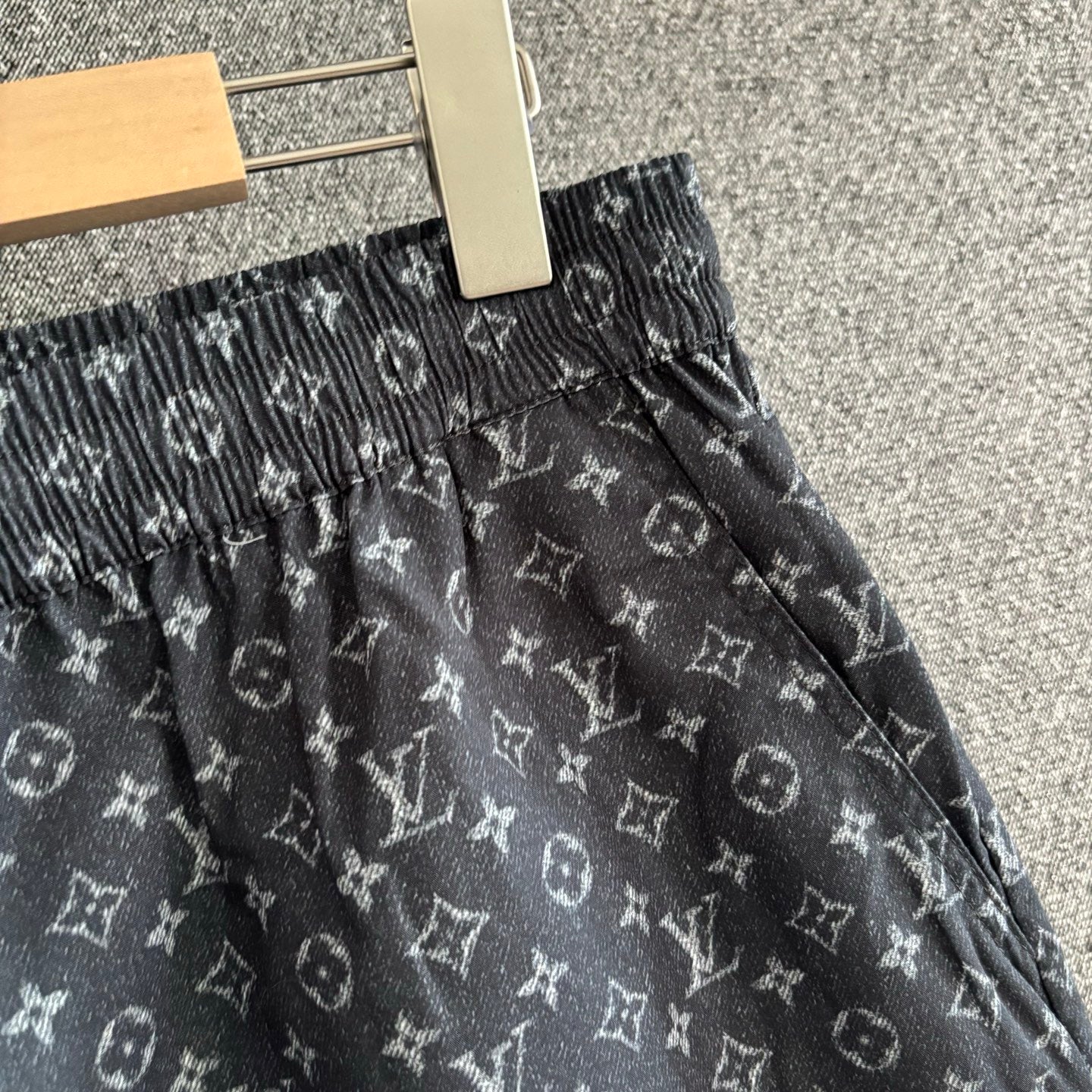 Multi-color Short