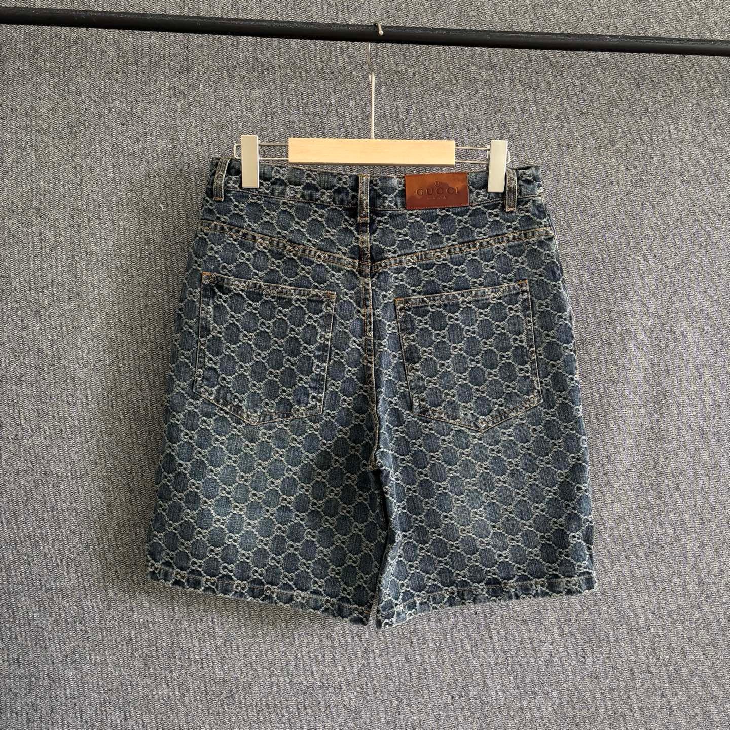 Multi-color Short