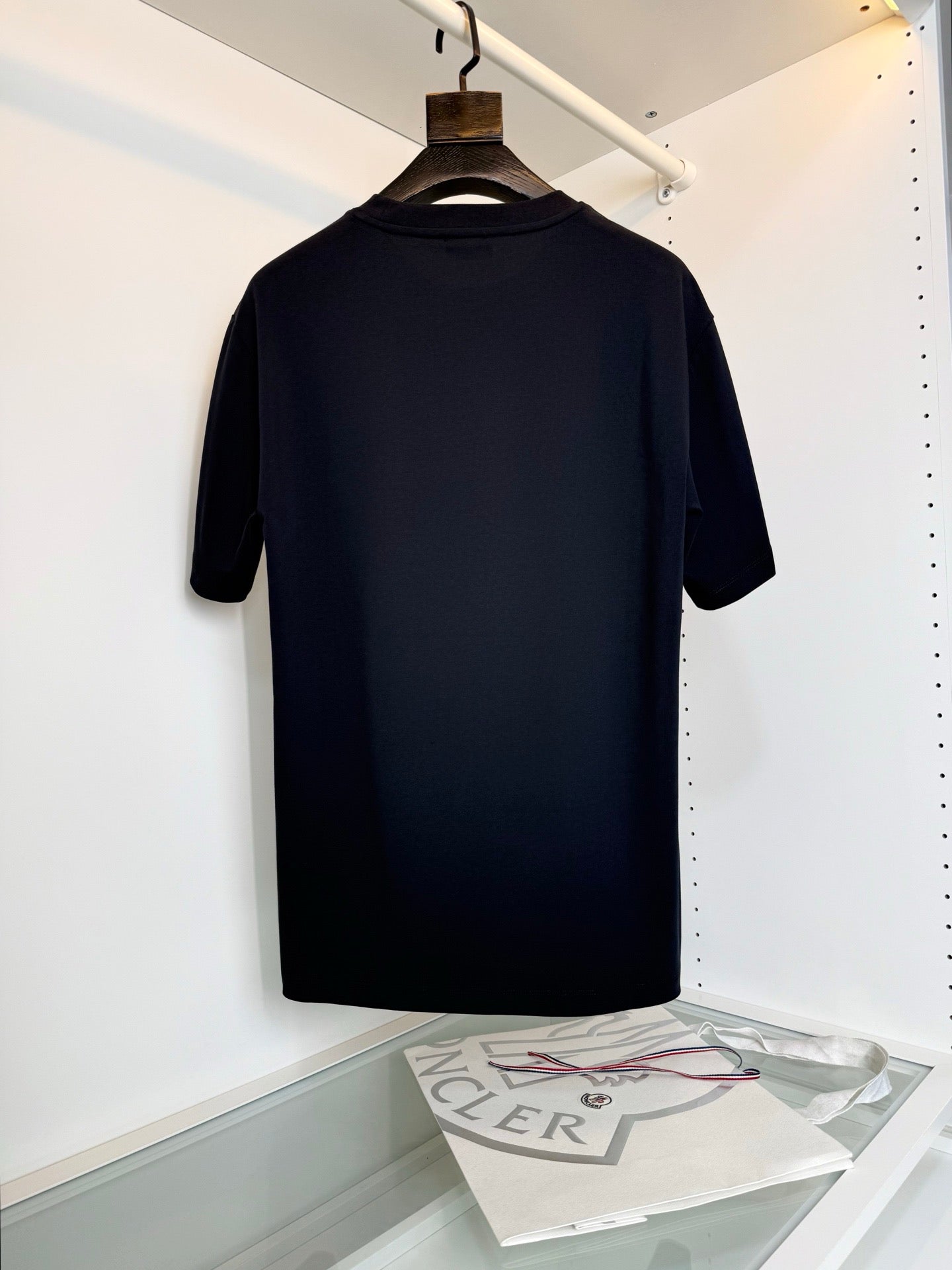Black and White T-shirt - FashionHype.xyz