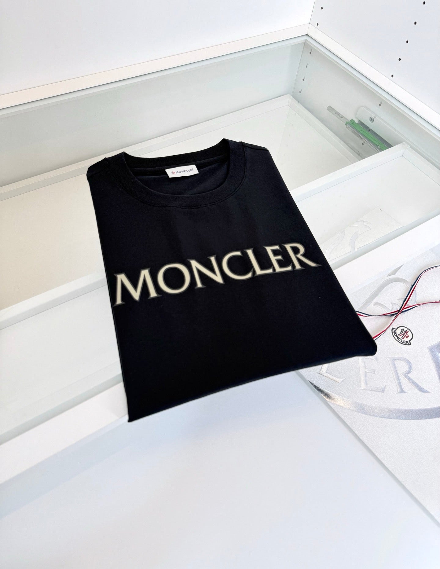 Black and White T-shirt - FashionHype.xyz