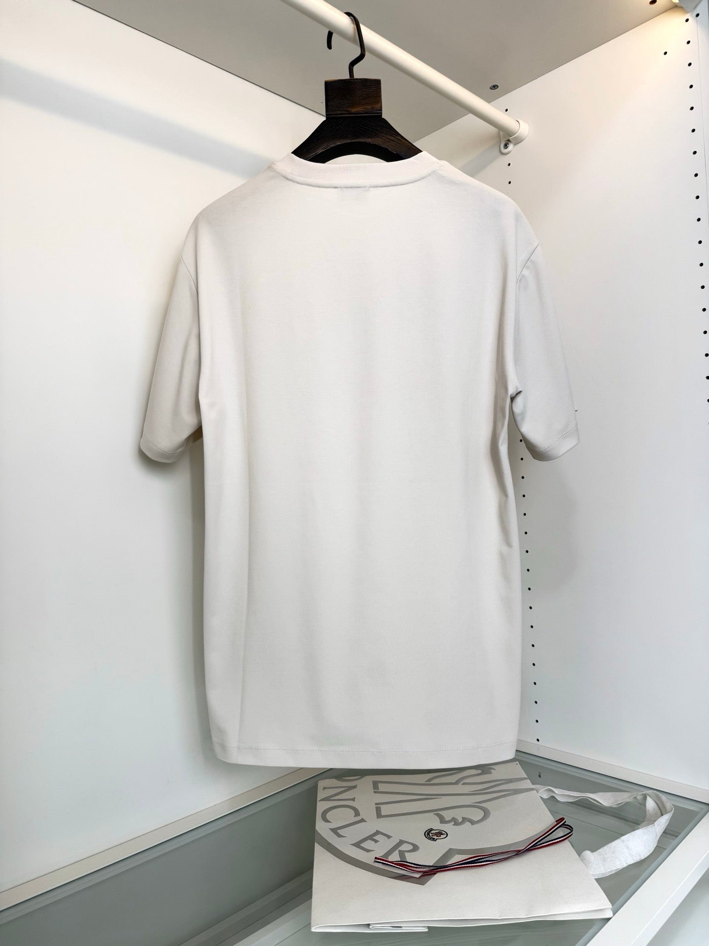 Black and White T-shirt - FashionHype.xyz