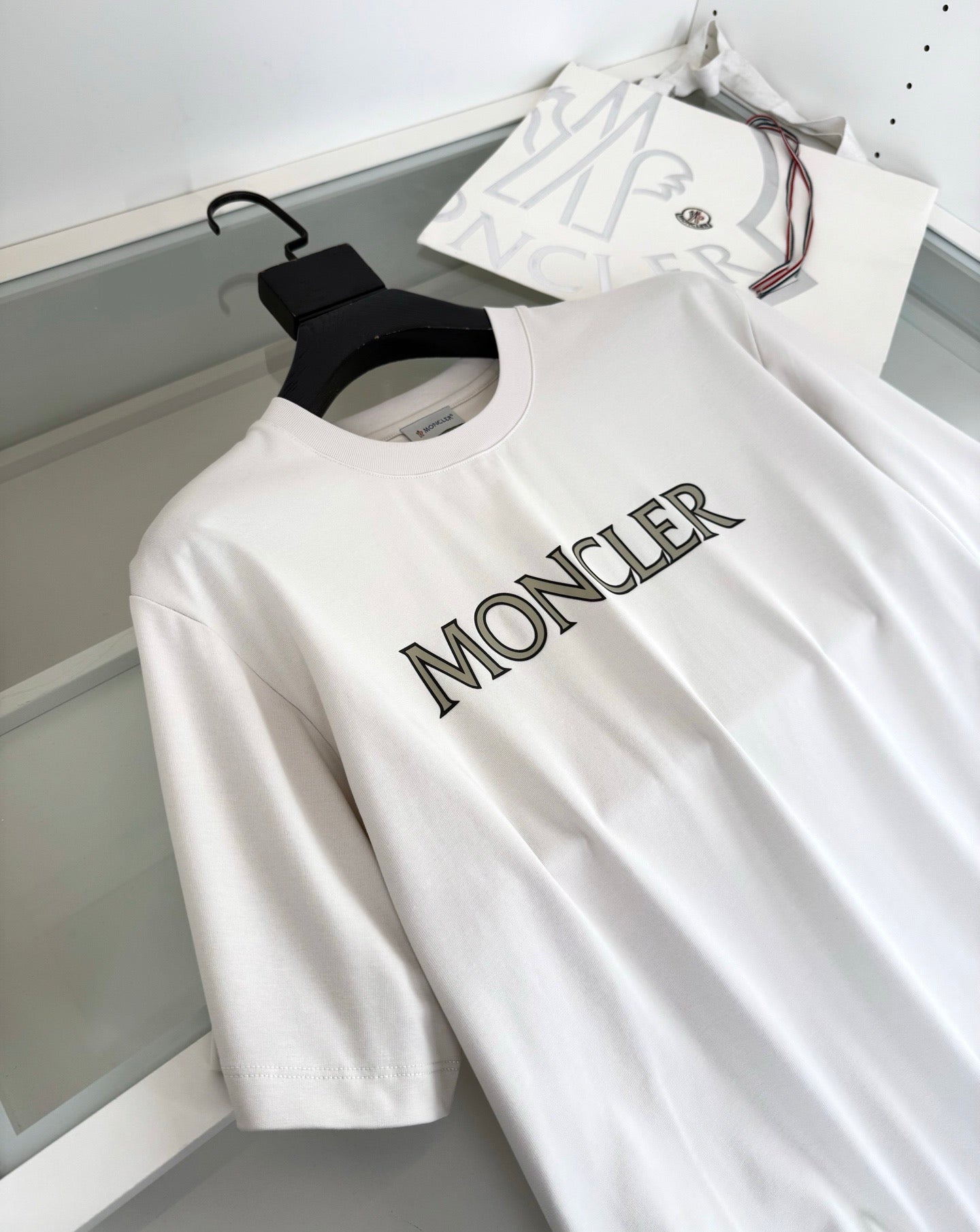 Black and White T-shirt - FashionHype.xyz