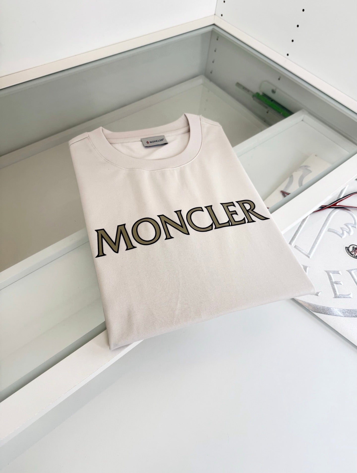 Black and White T-shirt - FashionHype.xyz