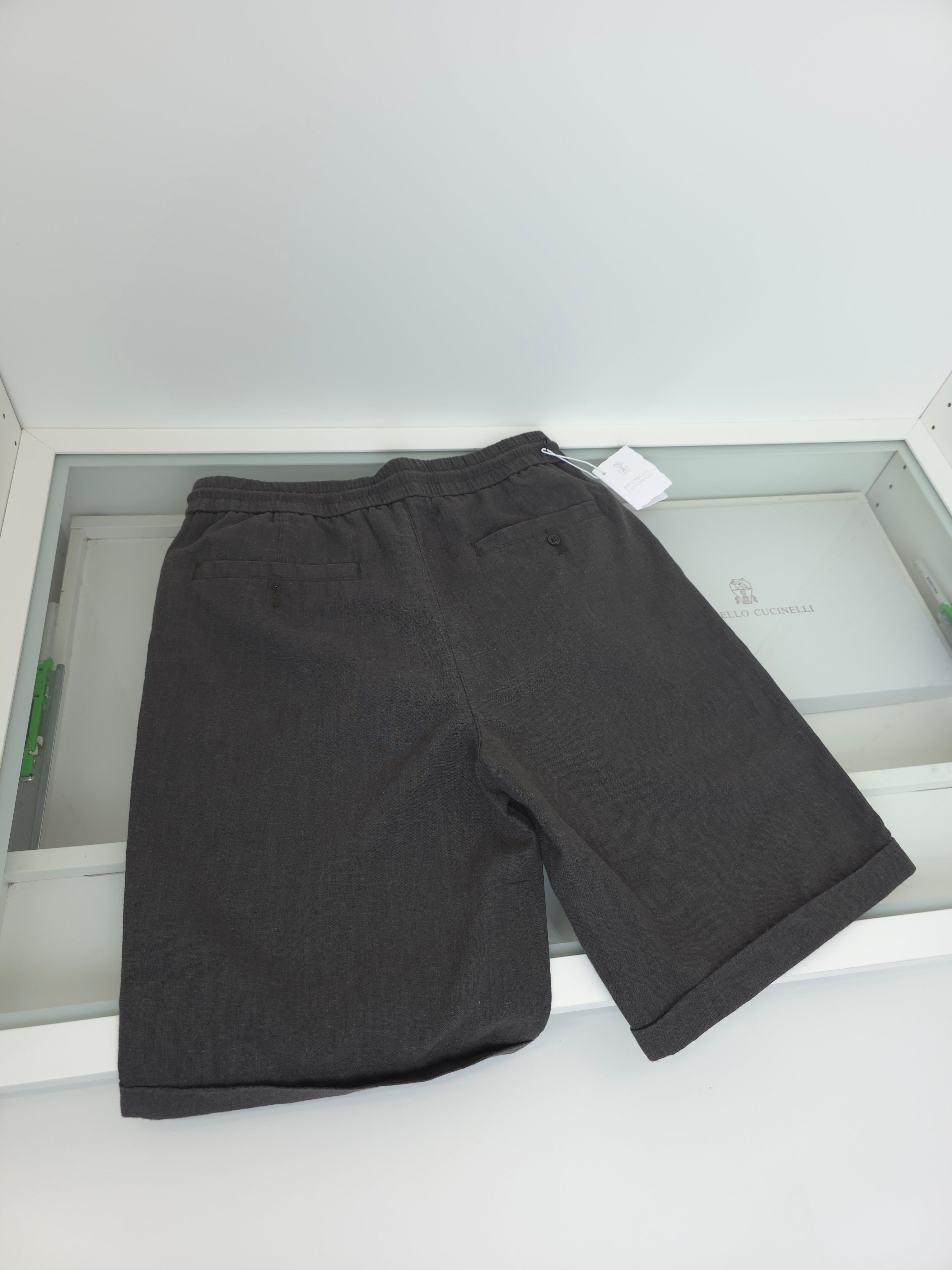Multi-color Short