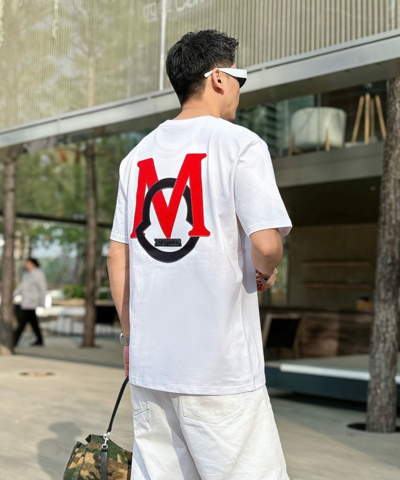 White T-shirt