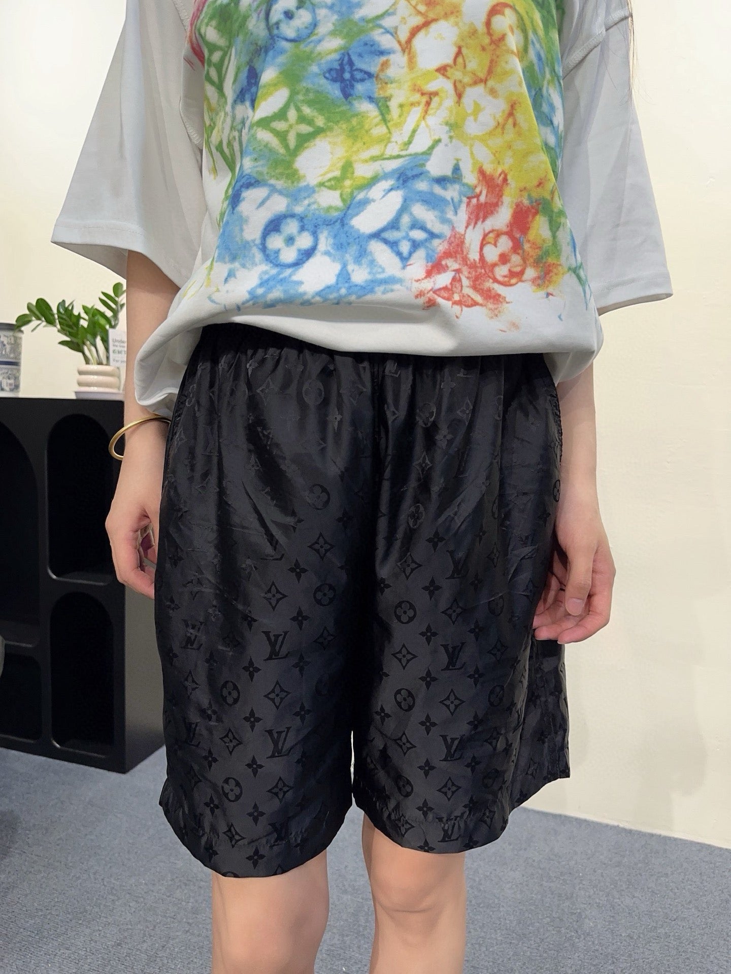 Black and White Short