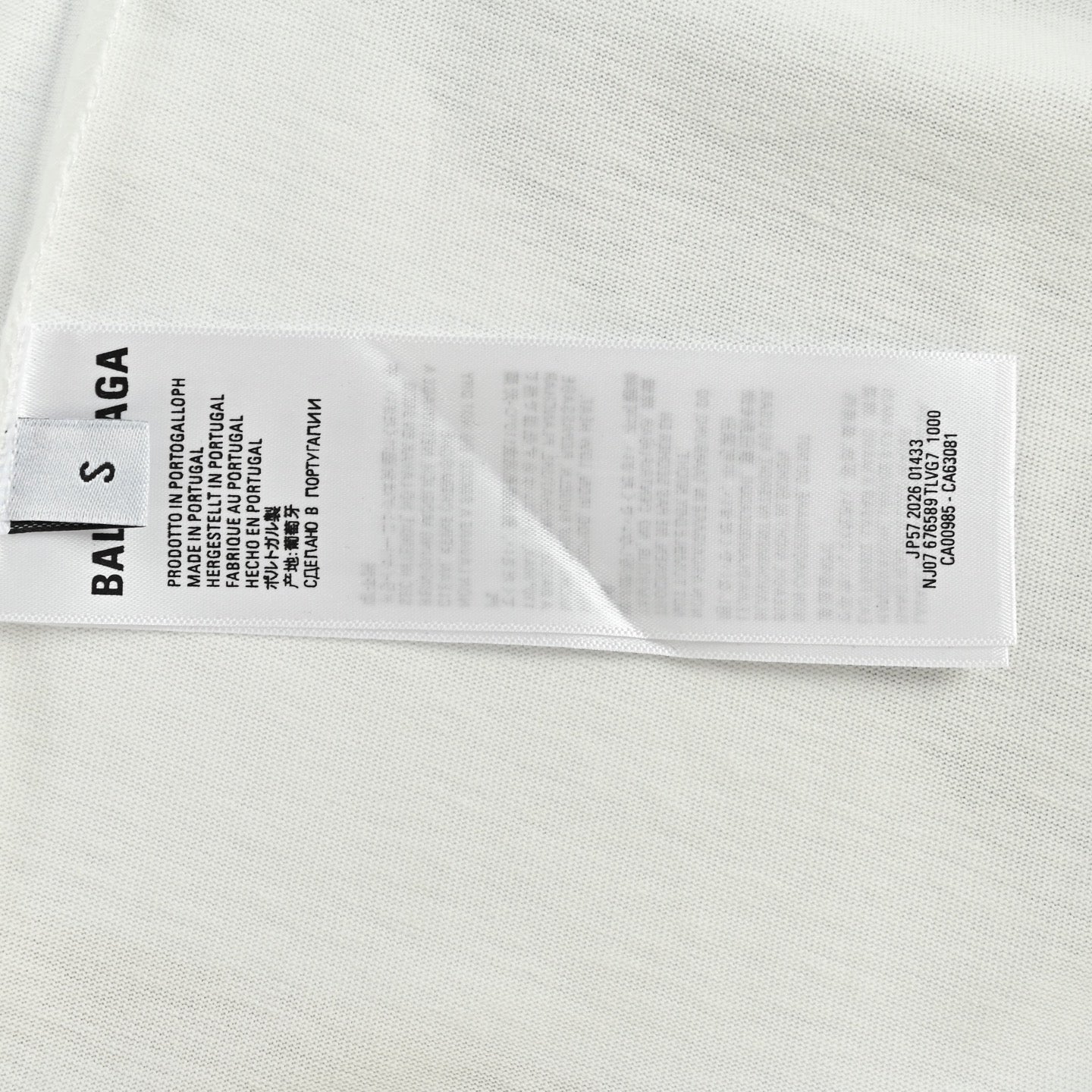 Black and White T-shirt - FashionHype.xyz