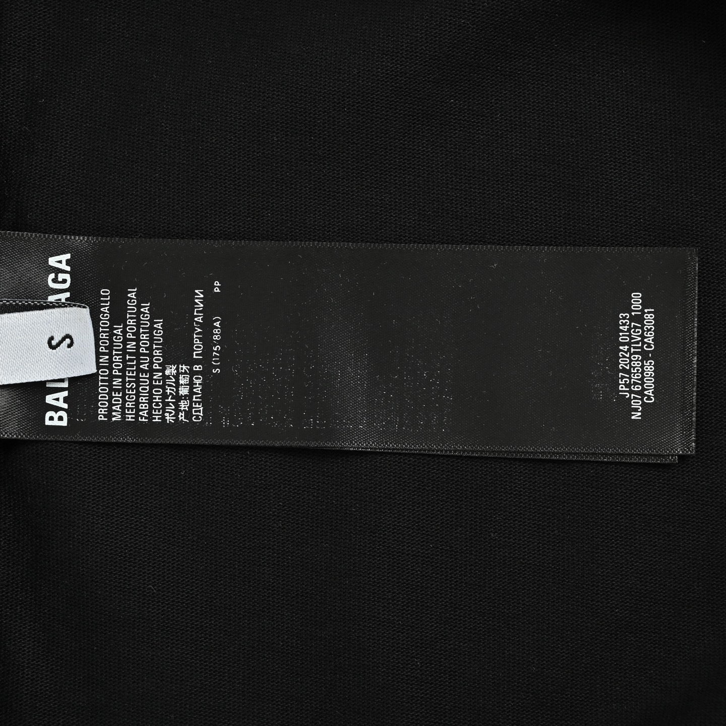 Black and White T-shirt - FashionHype.xyz