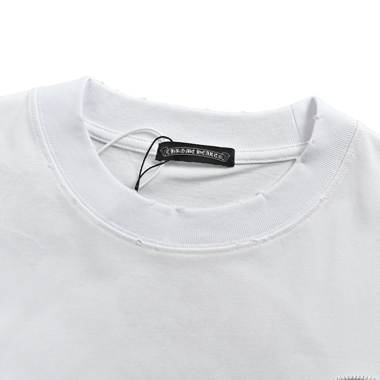 White and Black T-shirt - FashionHype.xyz