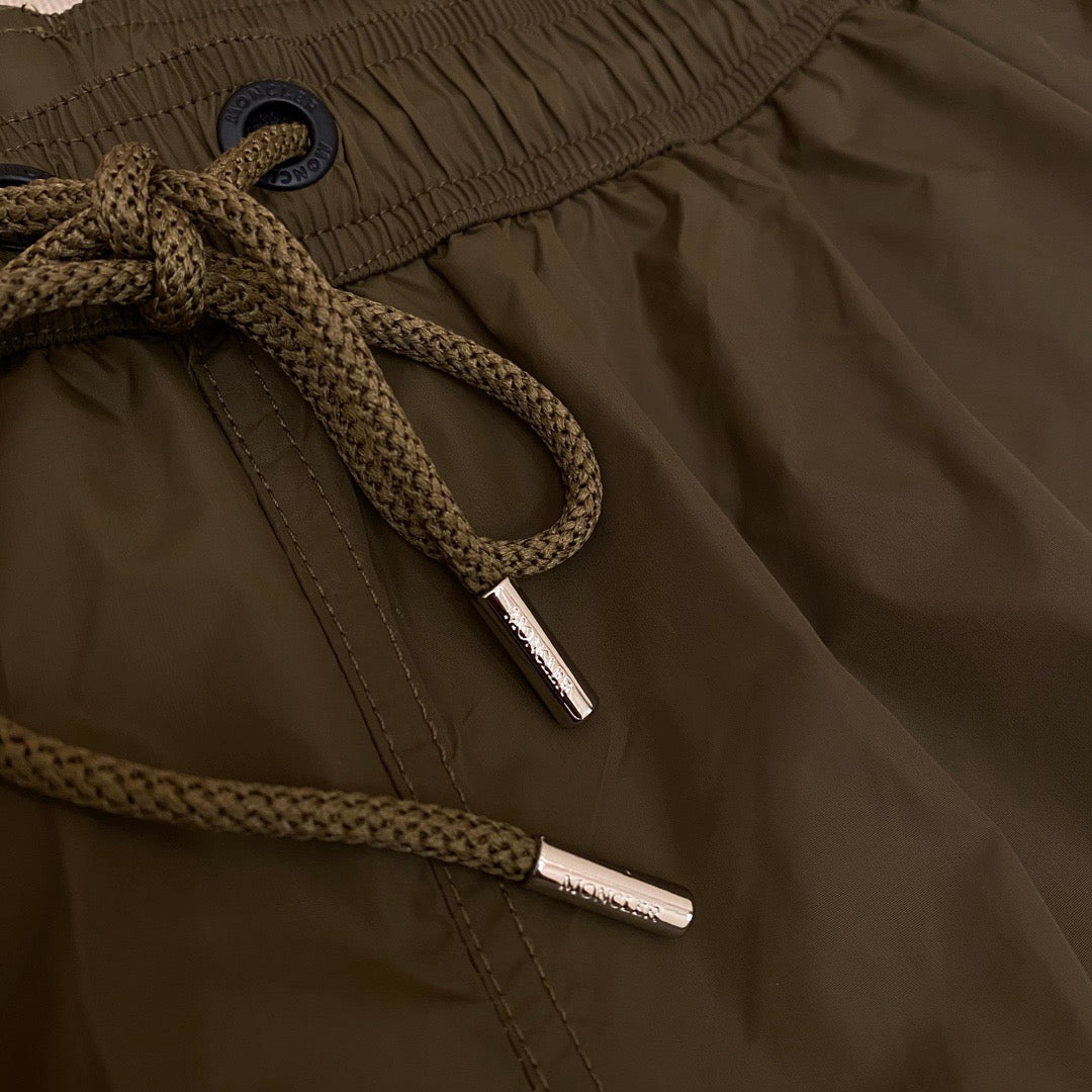 Multi-color Short