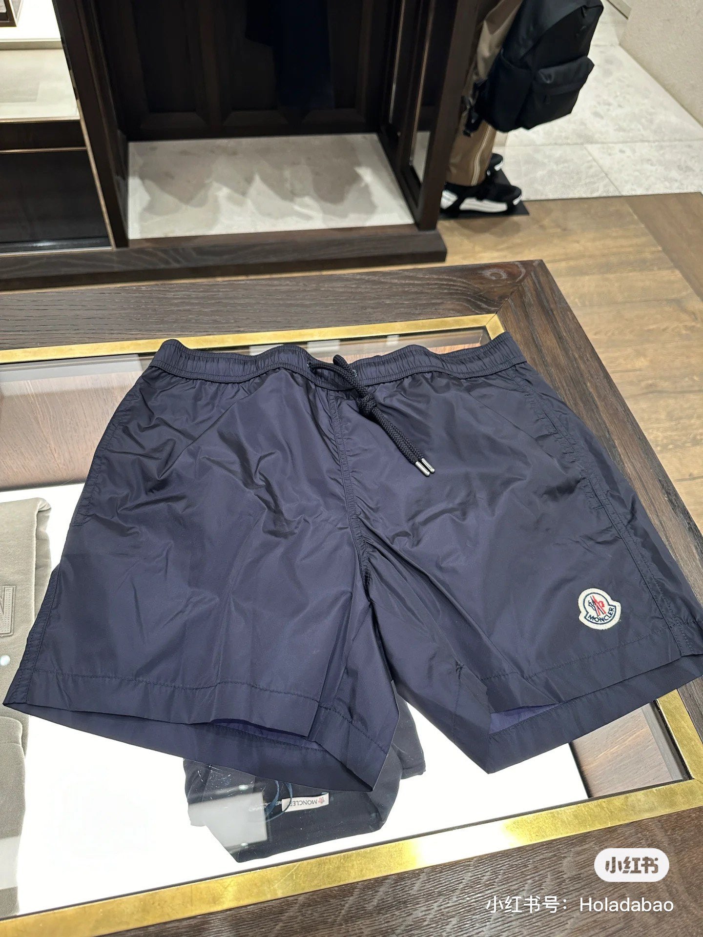 Multi-color Short