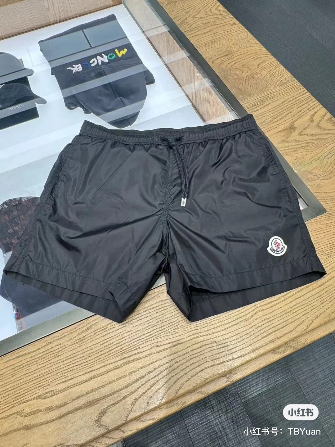 Multi-color Short
