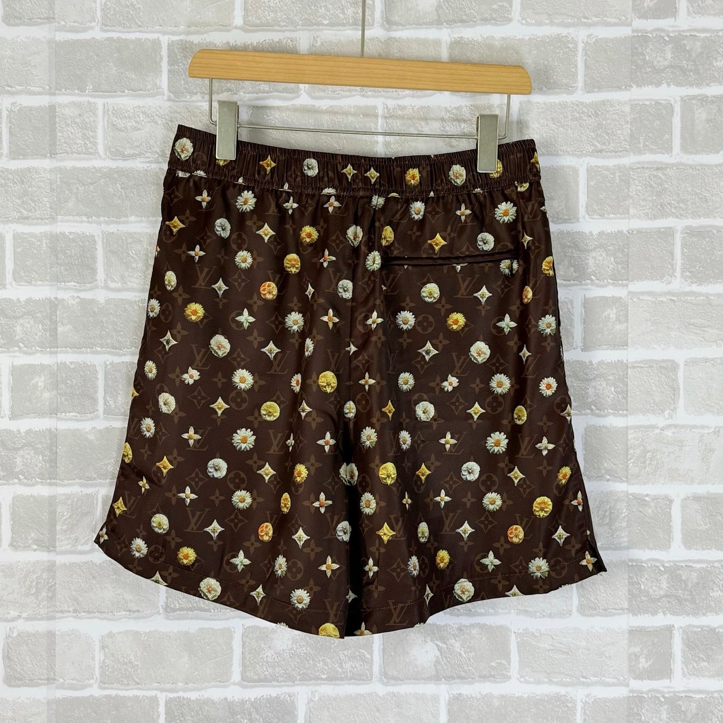 Multi-color Short