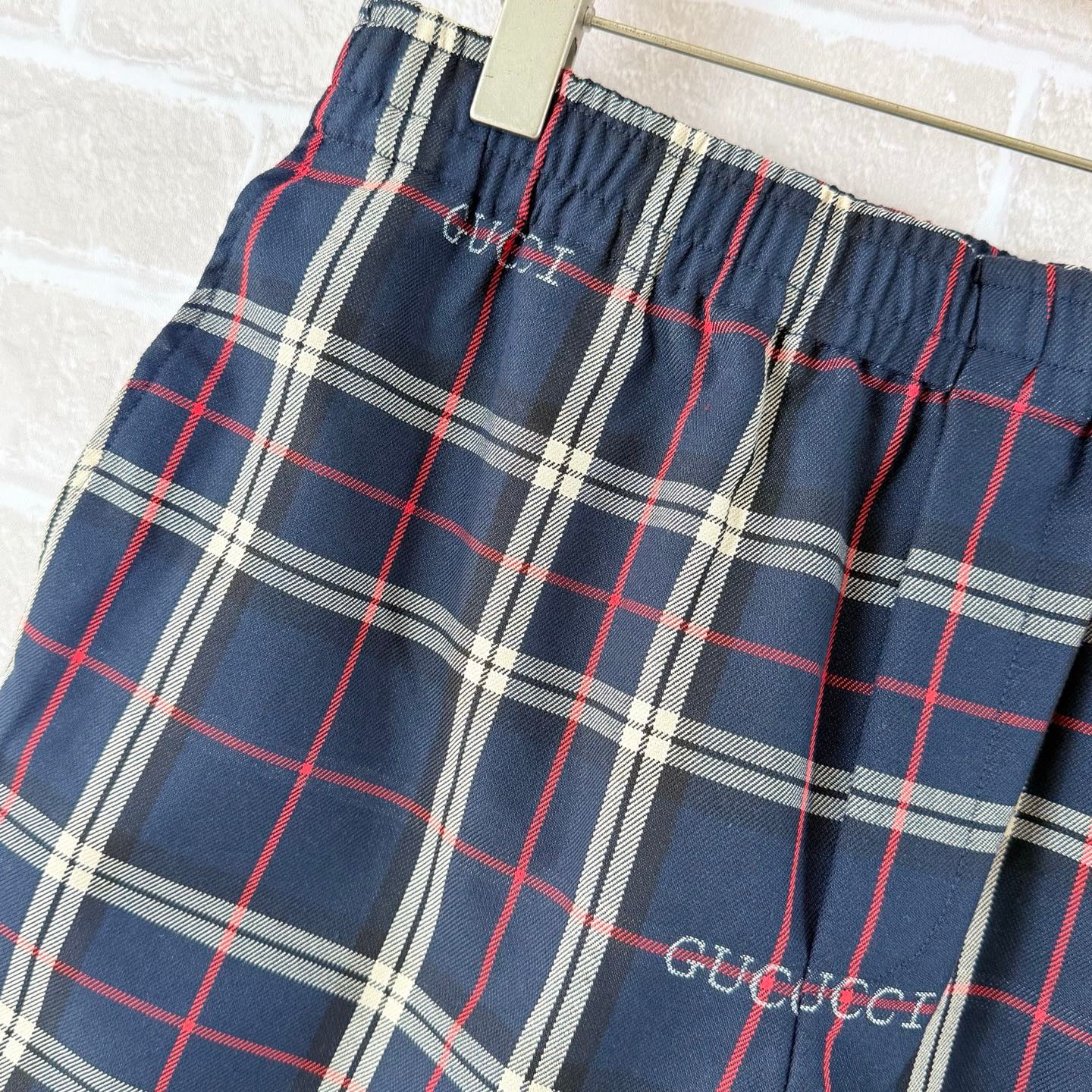 Multi-color Short