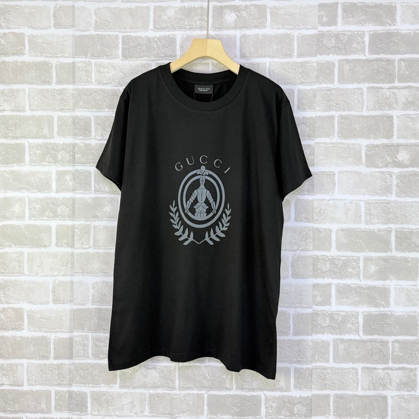 Black and White T-shirt - FashionHype.xyz