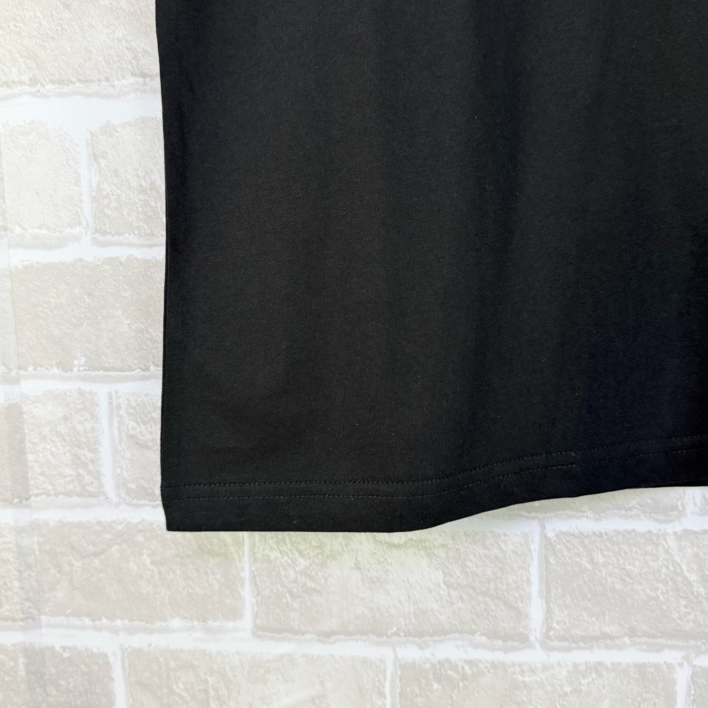 Black and White T-shirt - FashionHype.xyz