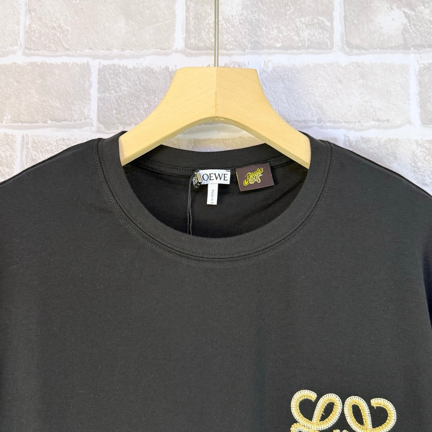 Black and White T-shirt - FashionHype.xyz