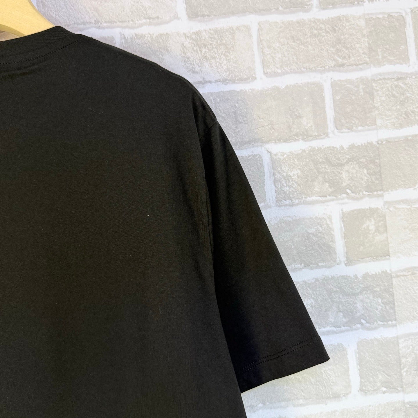 Black and White T-shirt - FashionHype.xyz