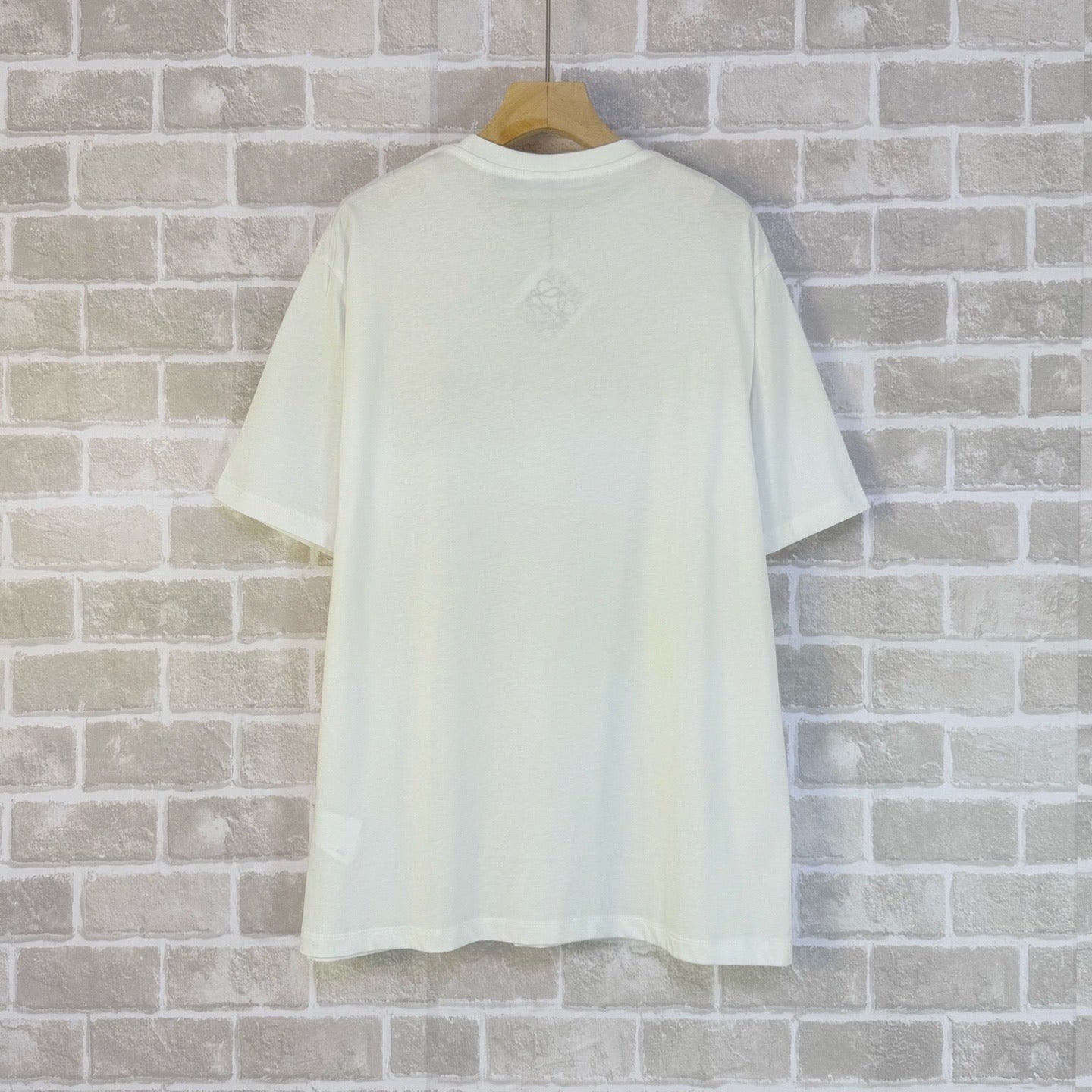 Black and White T-shirt - FashionHype.xyz