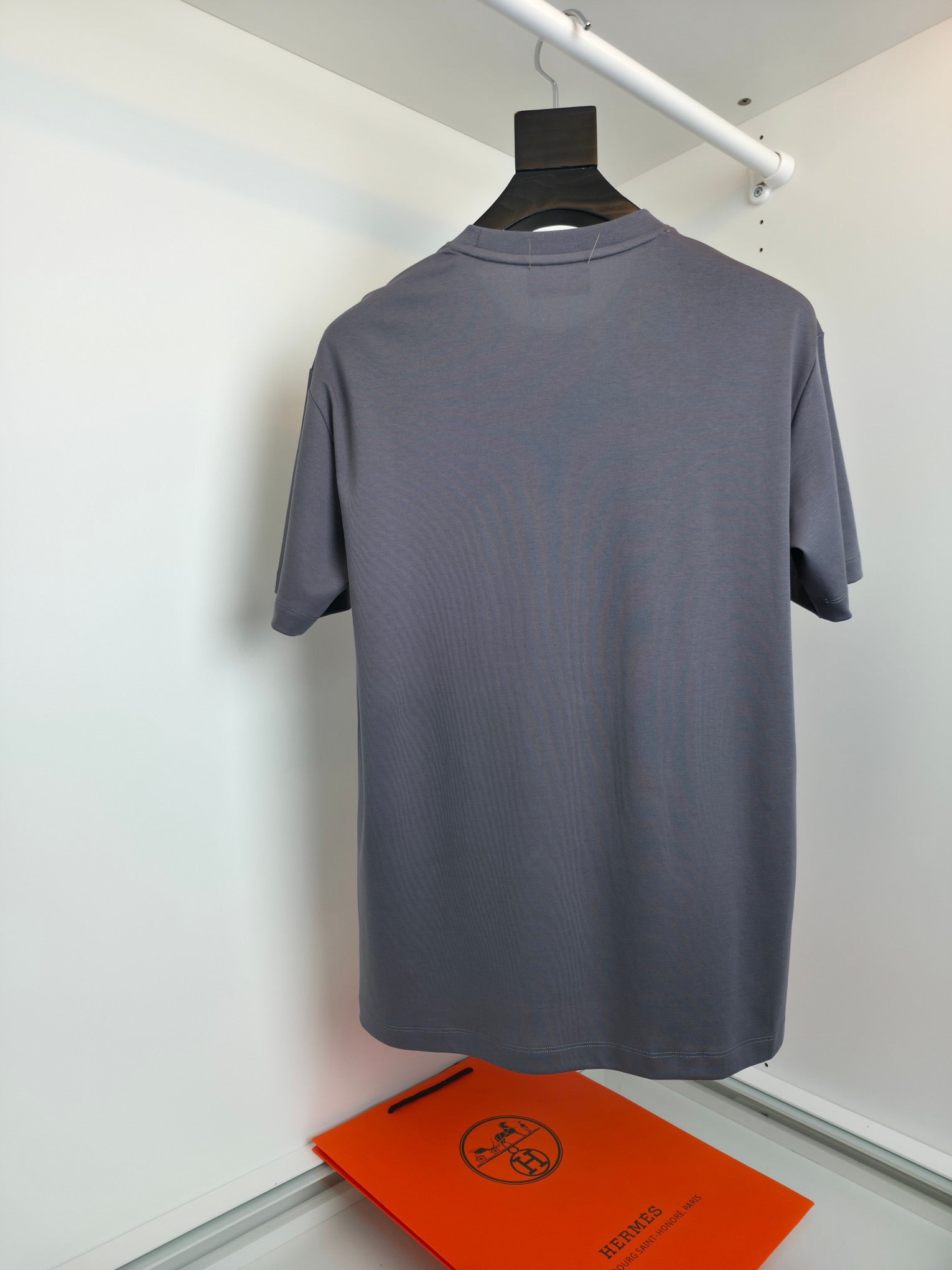 Black and White T-shirt - FashionHype.xyz