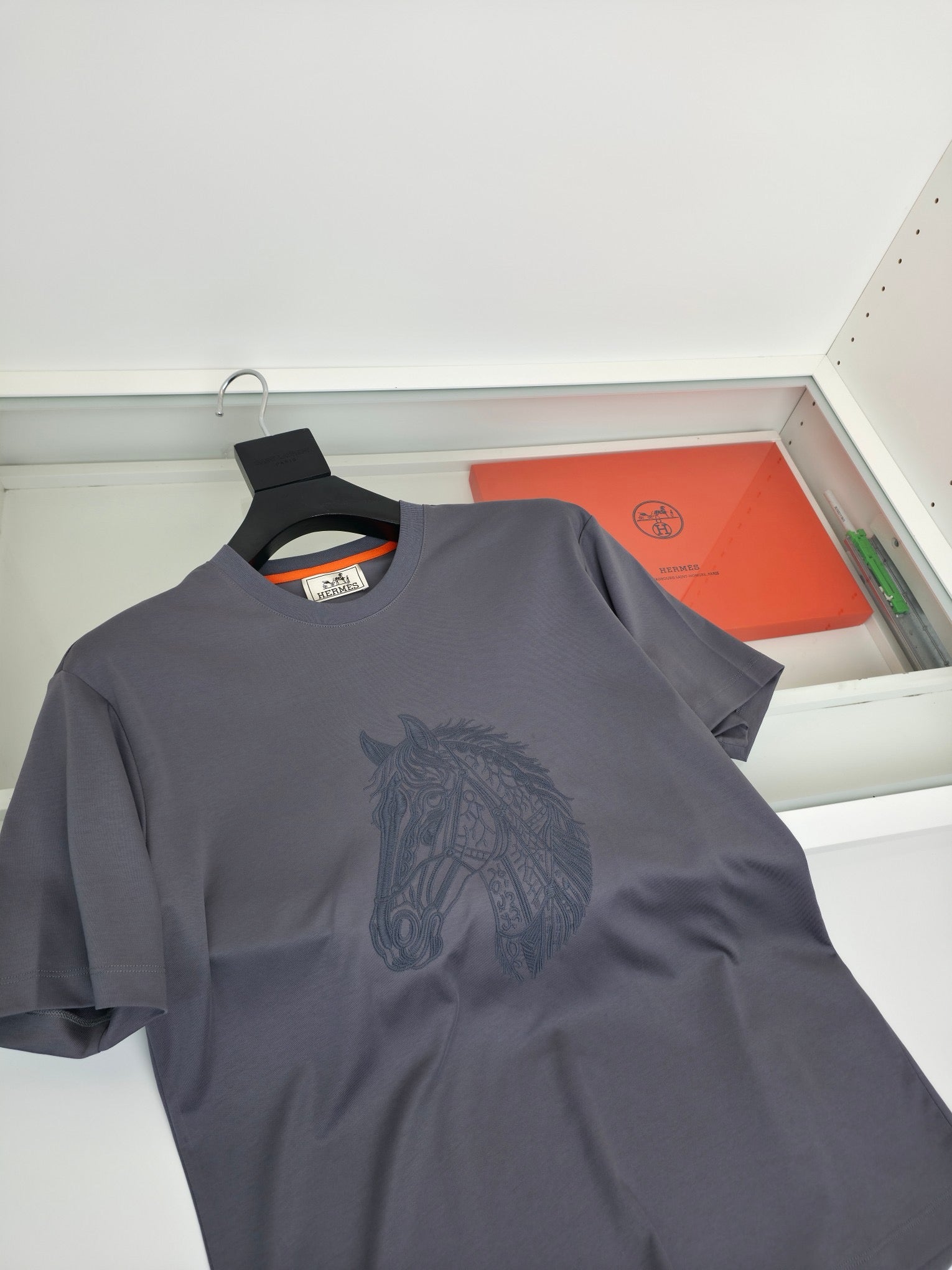 Black and White T-shirt - FashionHype.xyz