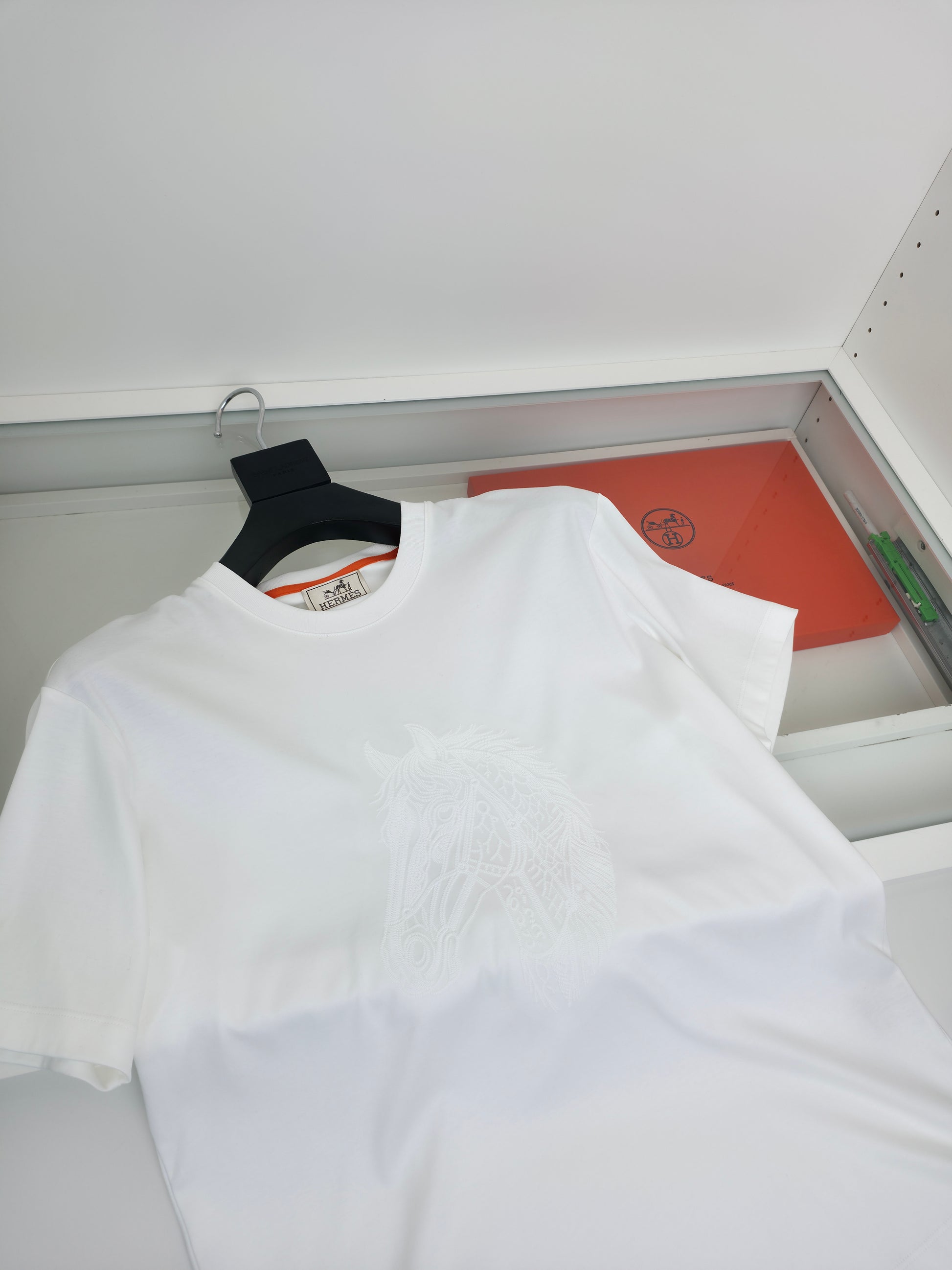 Black and White T-shirt - FashionHype.xyz