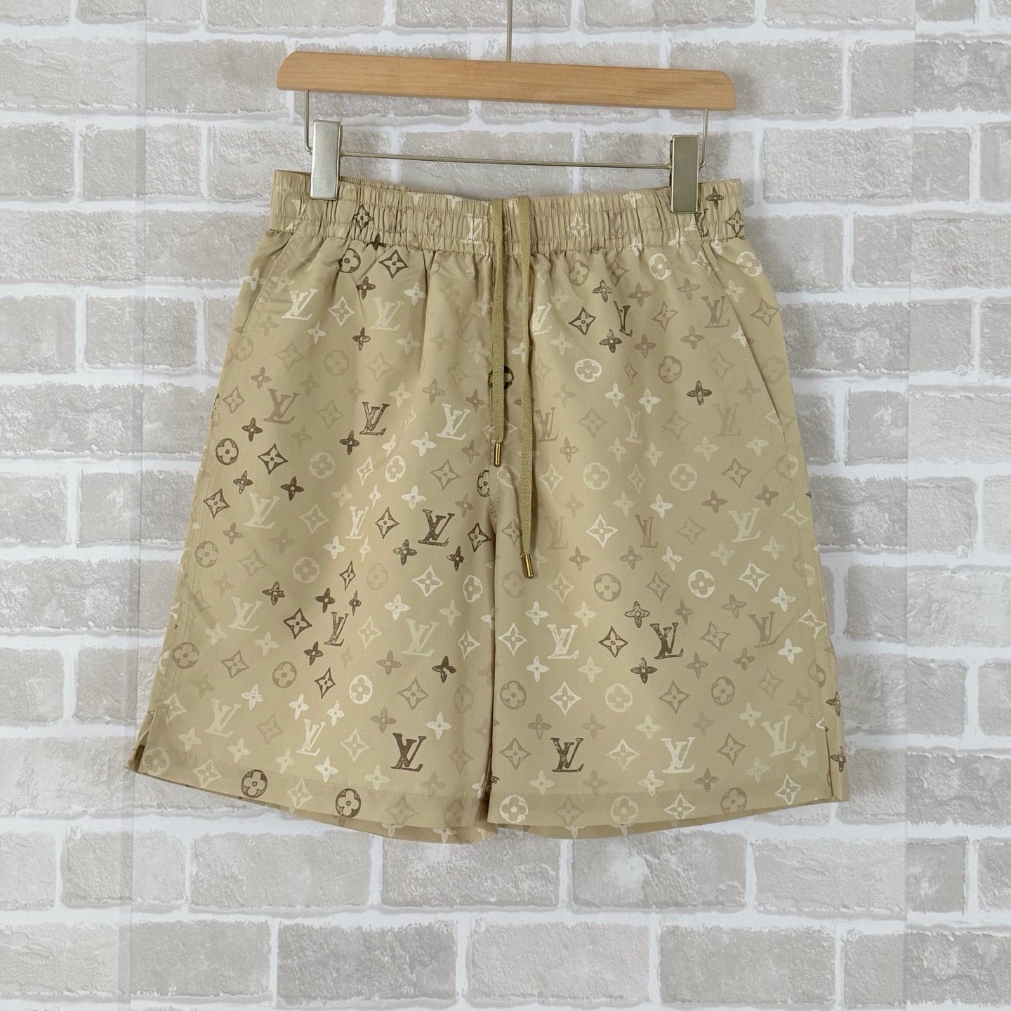 Multi-color Short
