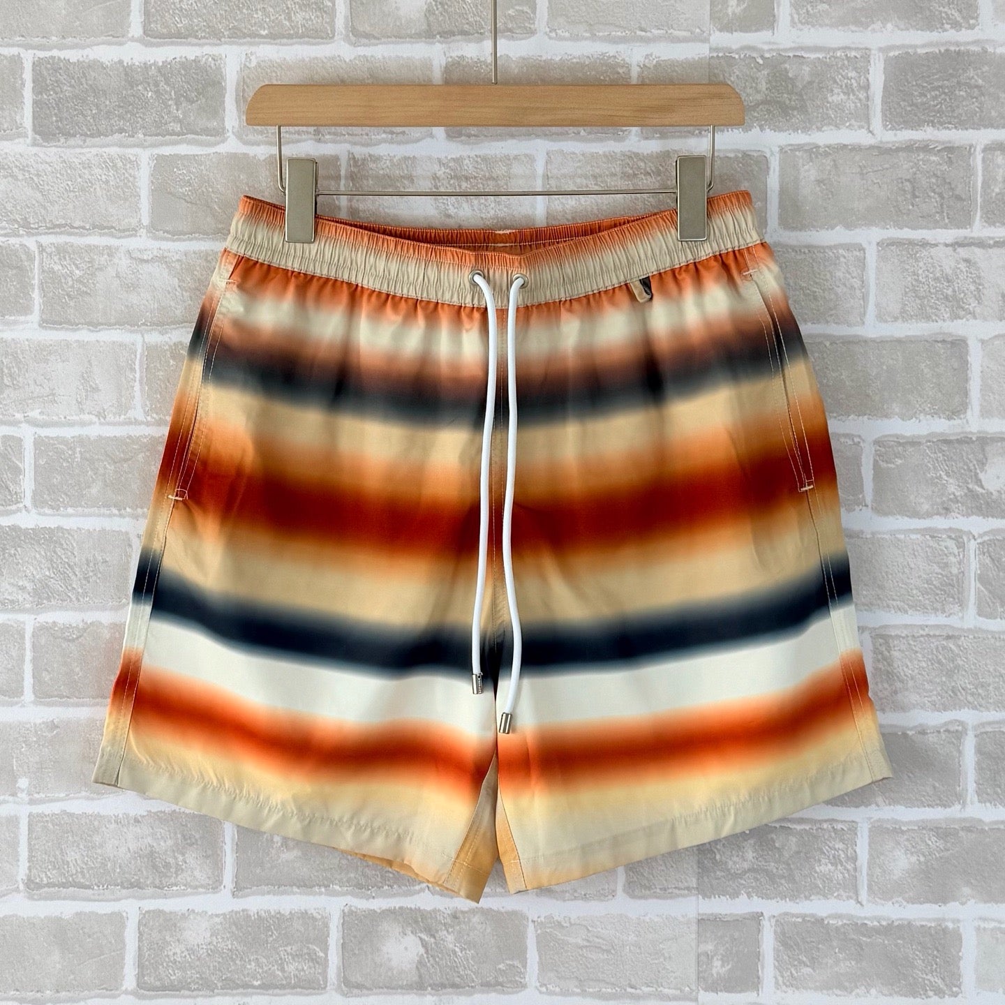 Multi-color Short