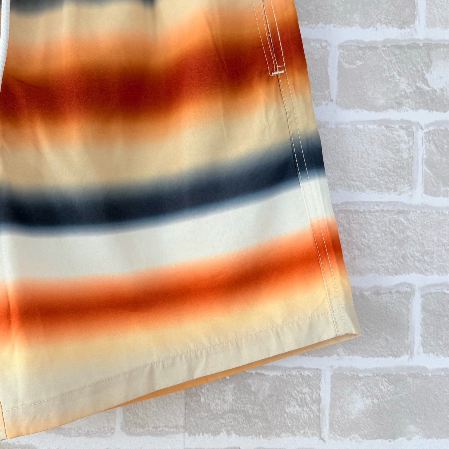 Multi-color Short