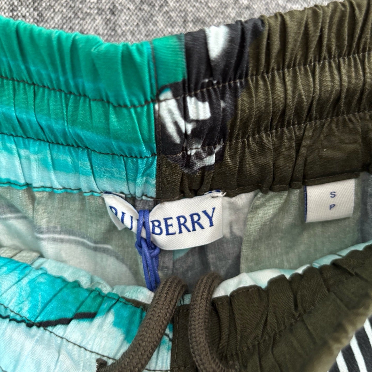 Multi-color Short