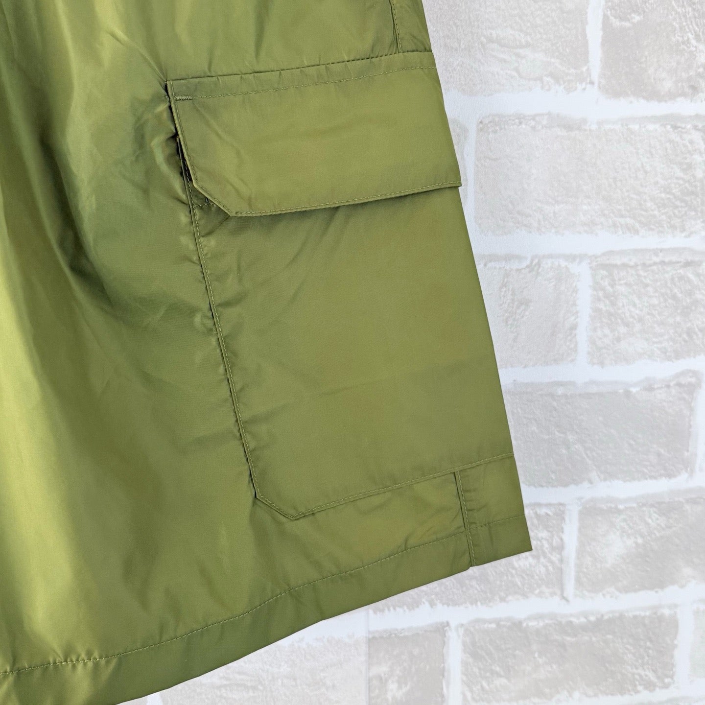 Multi-color Short