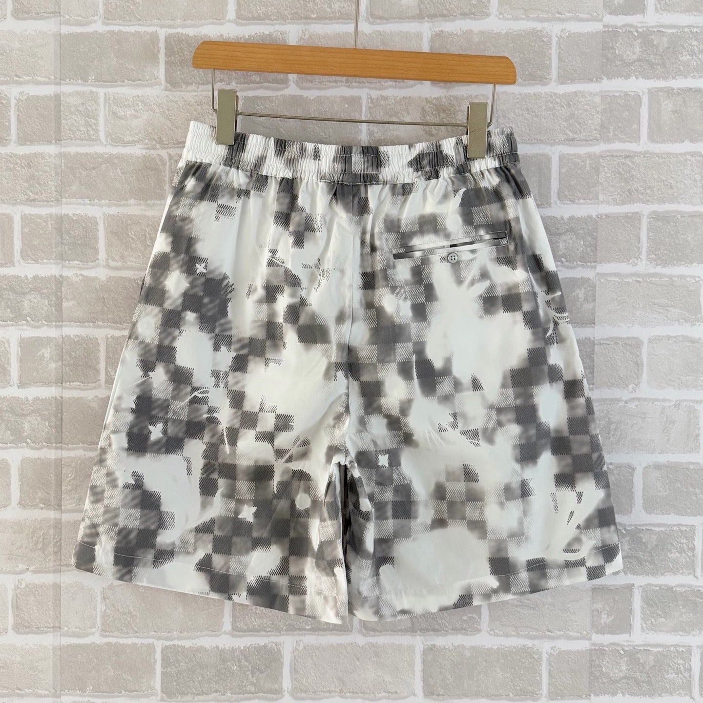 Multi-color Short