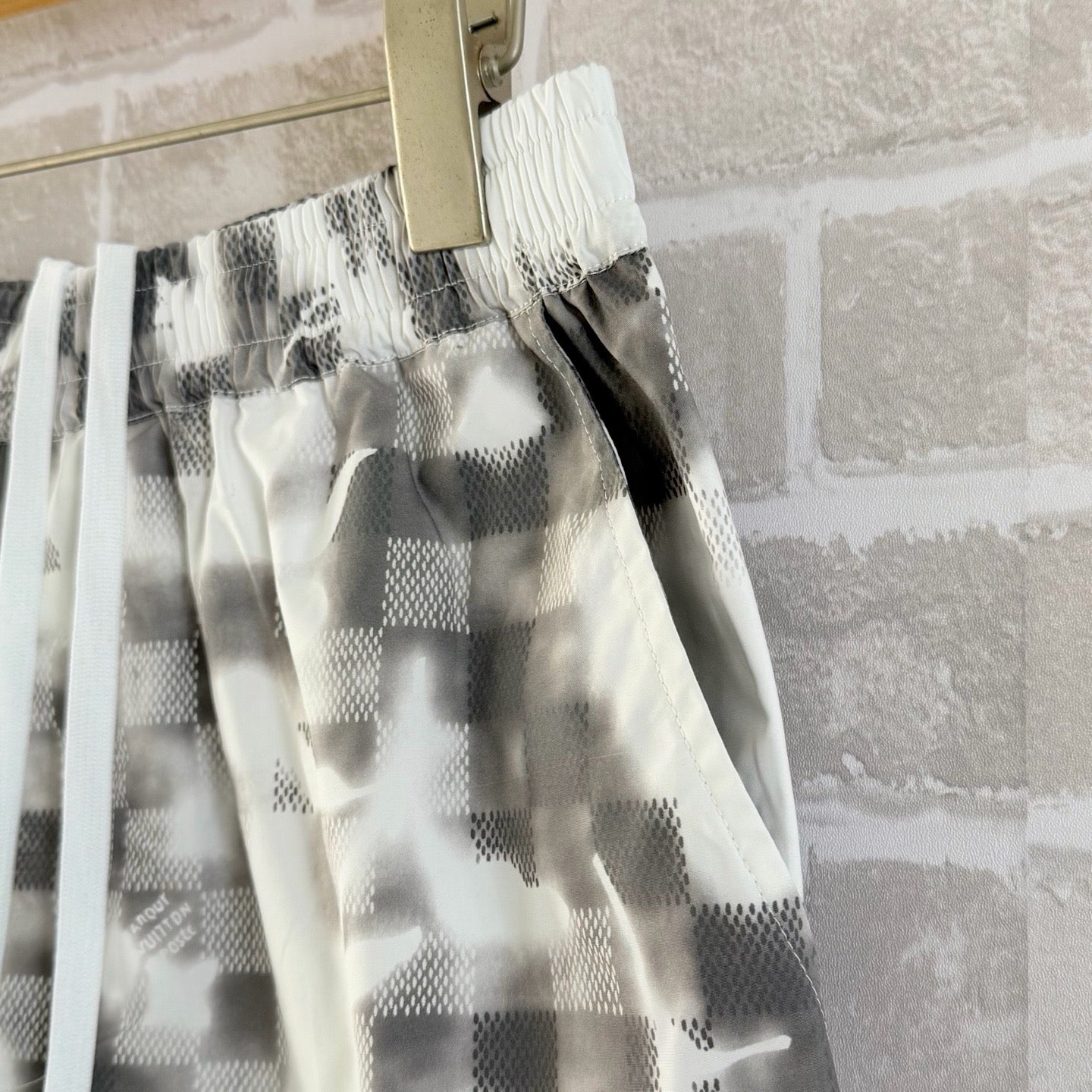 Multi-color Short