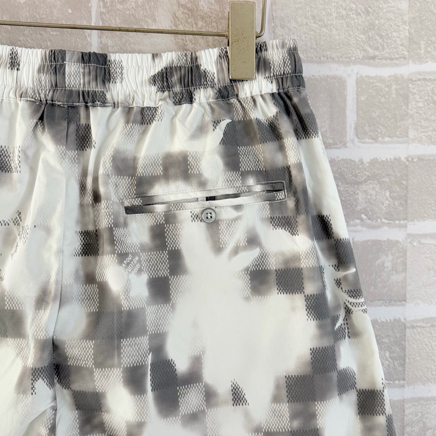 Multi-color Short