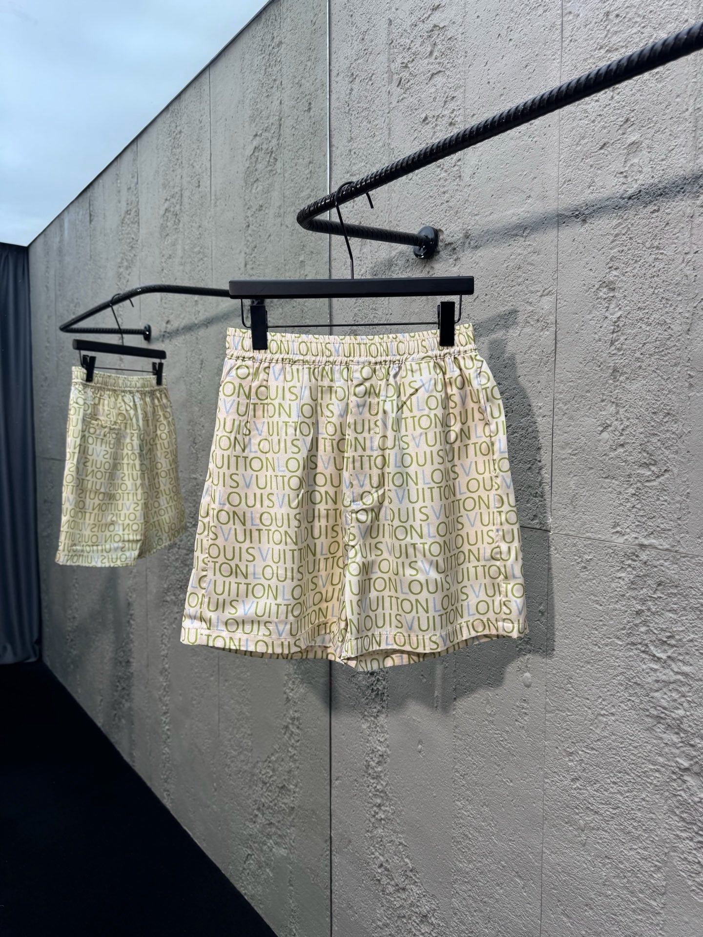 Multi-color Short