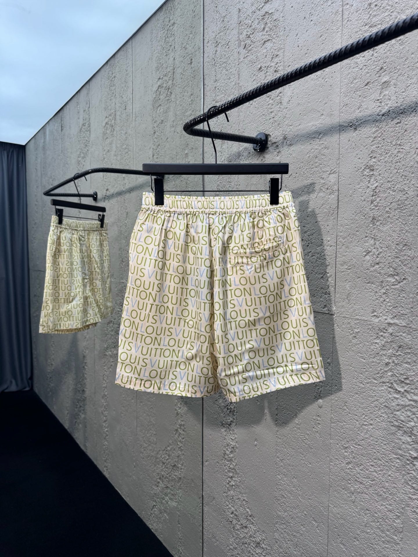 Multi-color Short