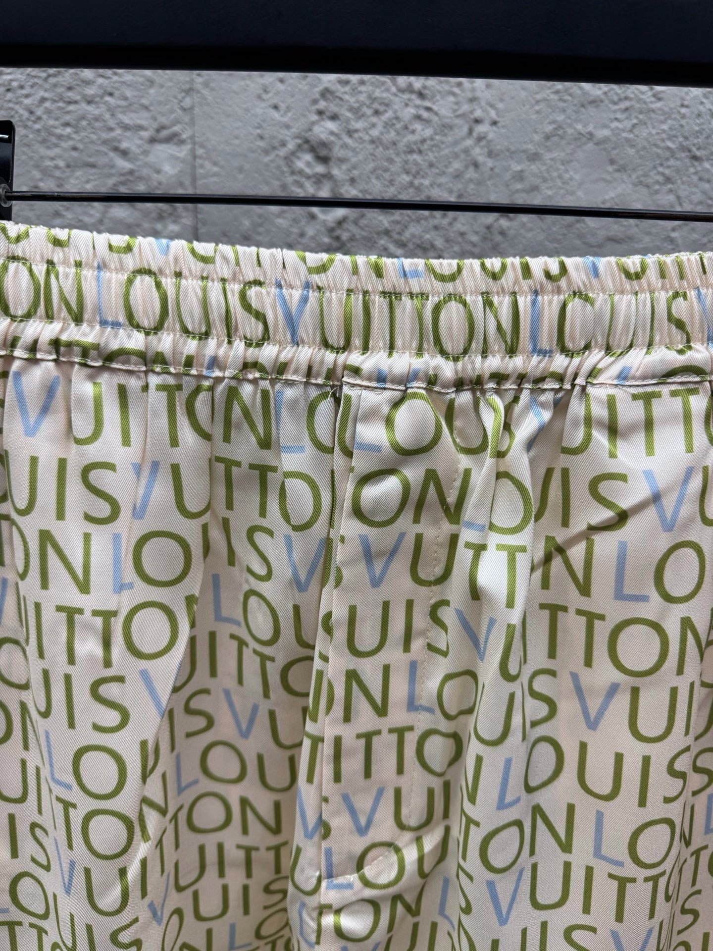 Multi-color Short