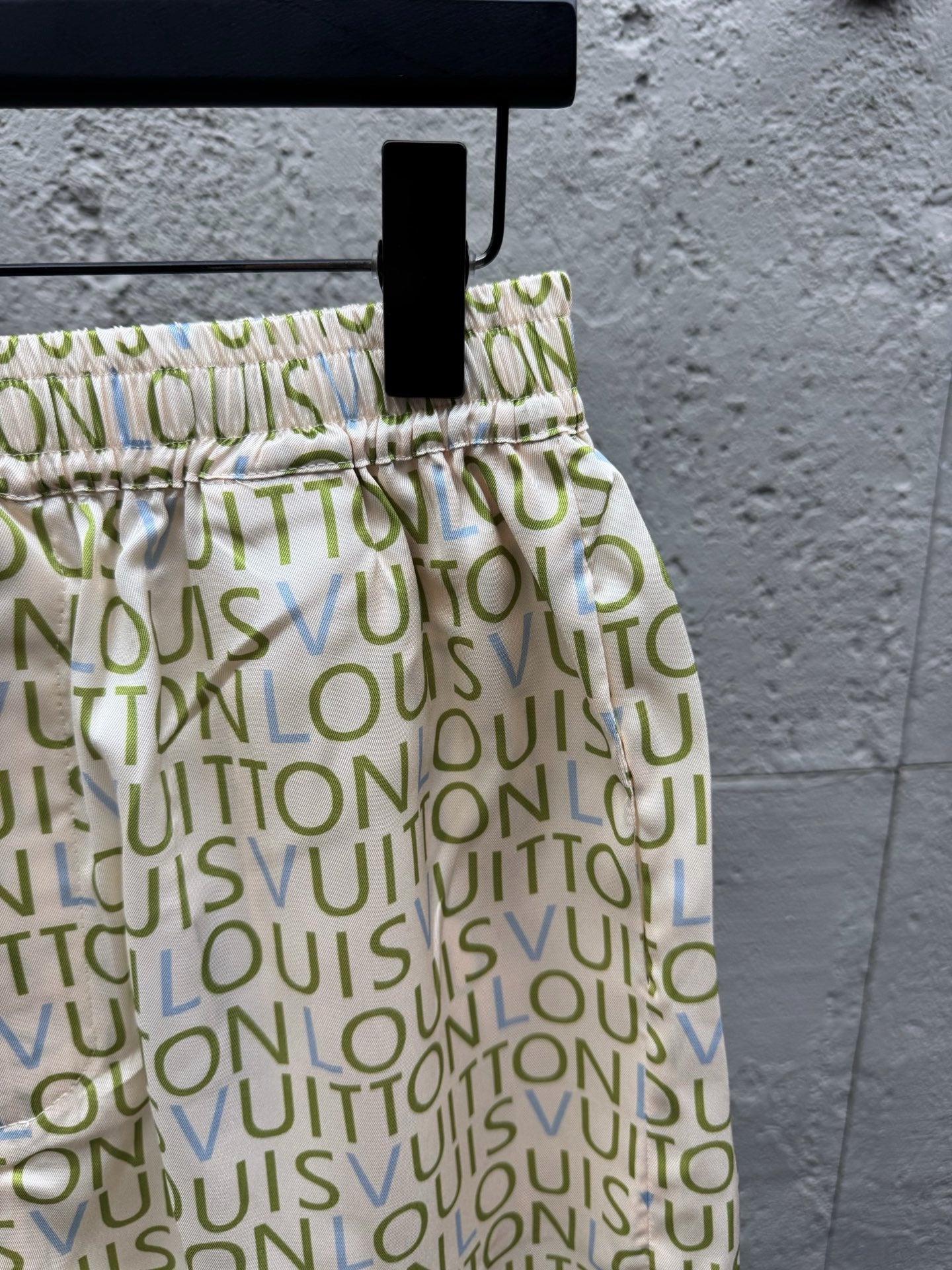 Multi-color Short