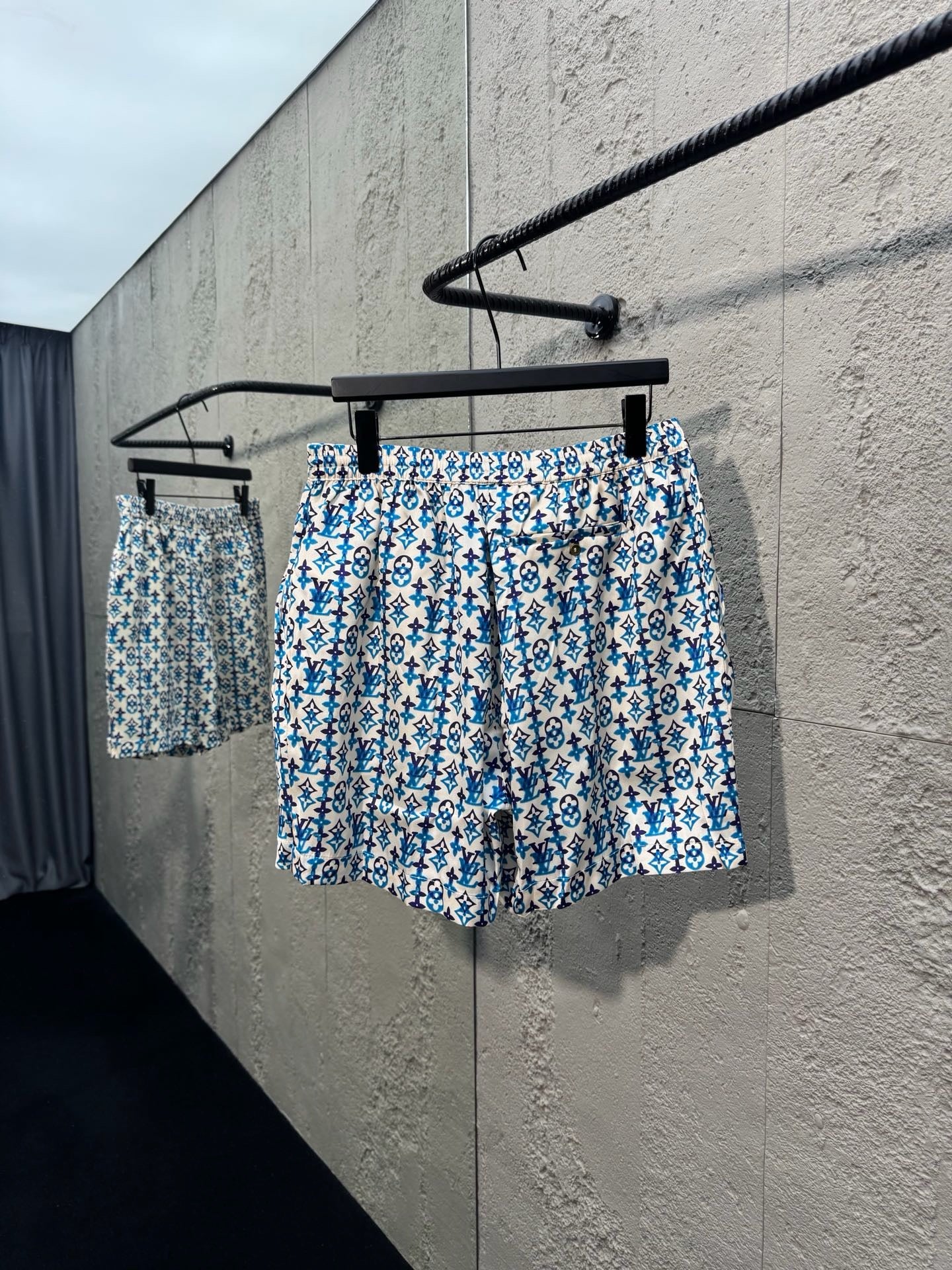 Multi-color Short
