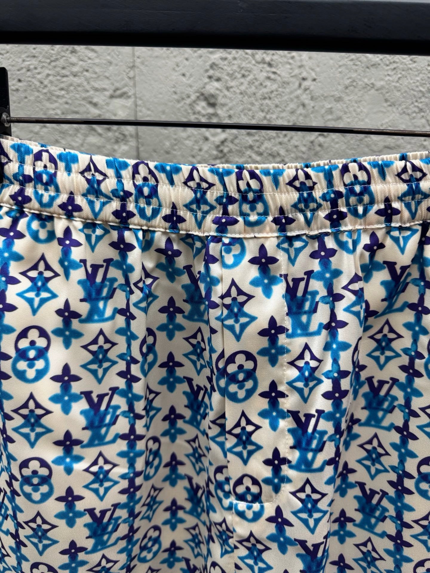 Multi-color Short