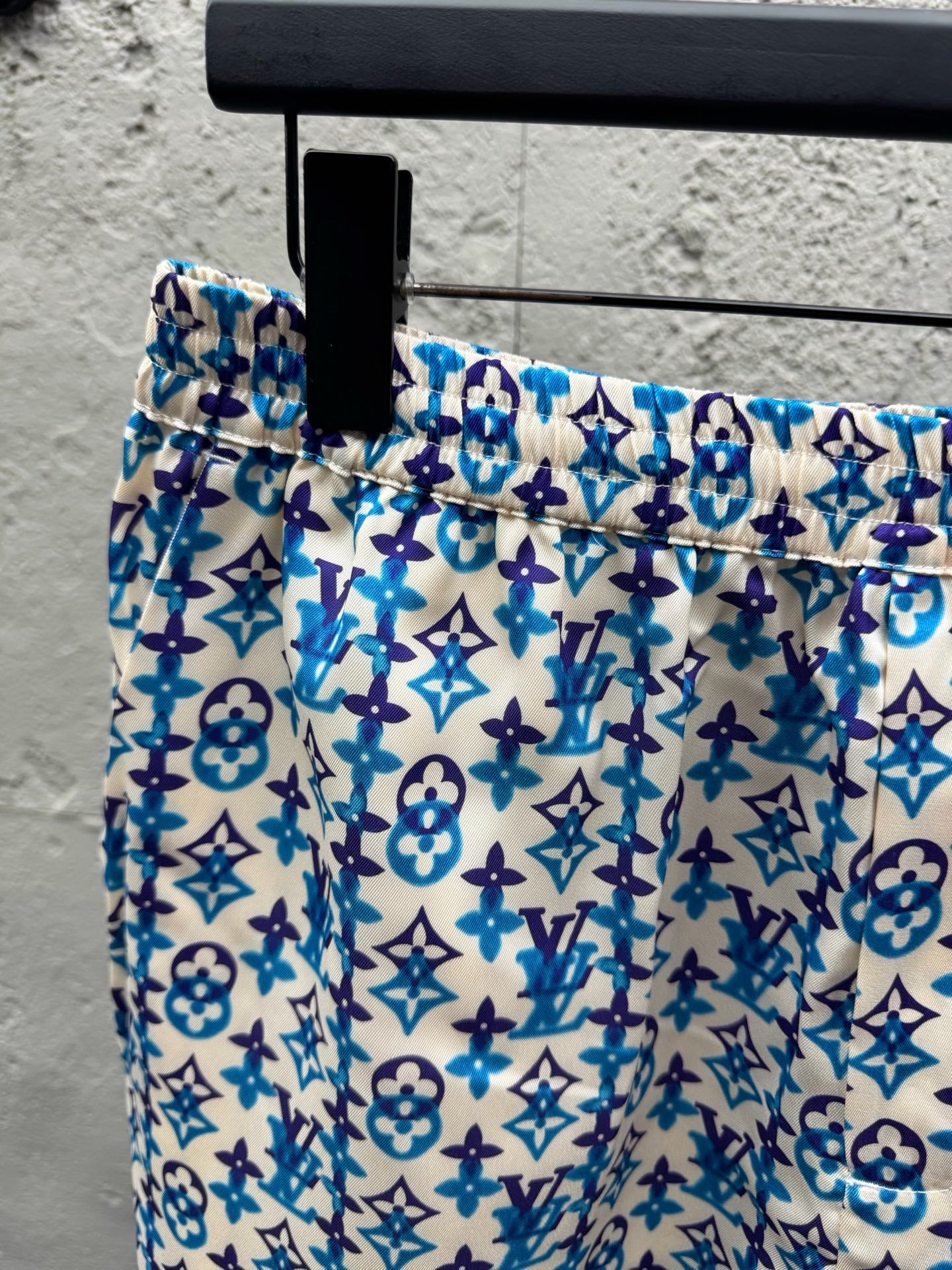 Multi-color Short