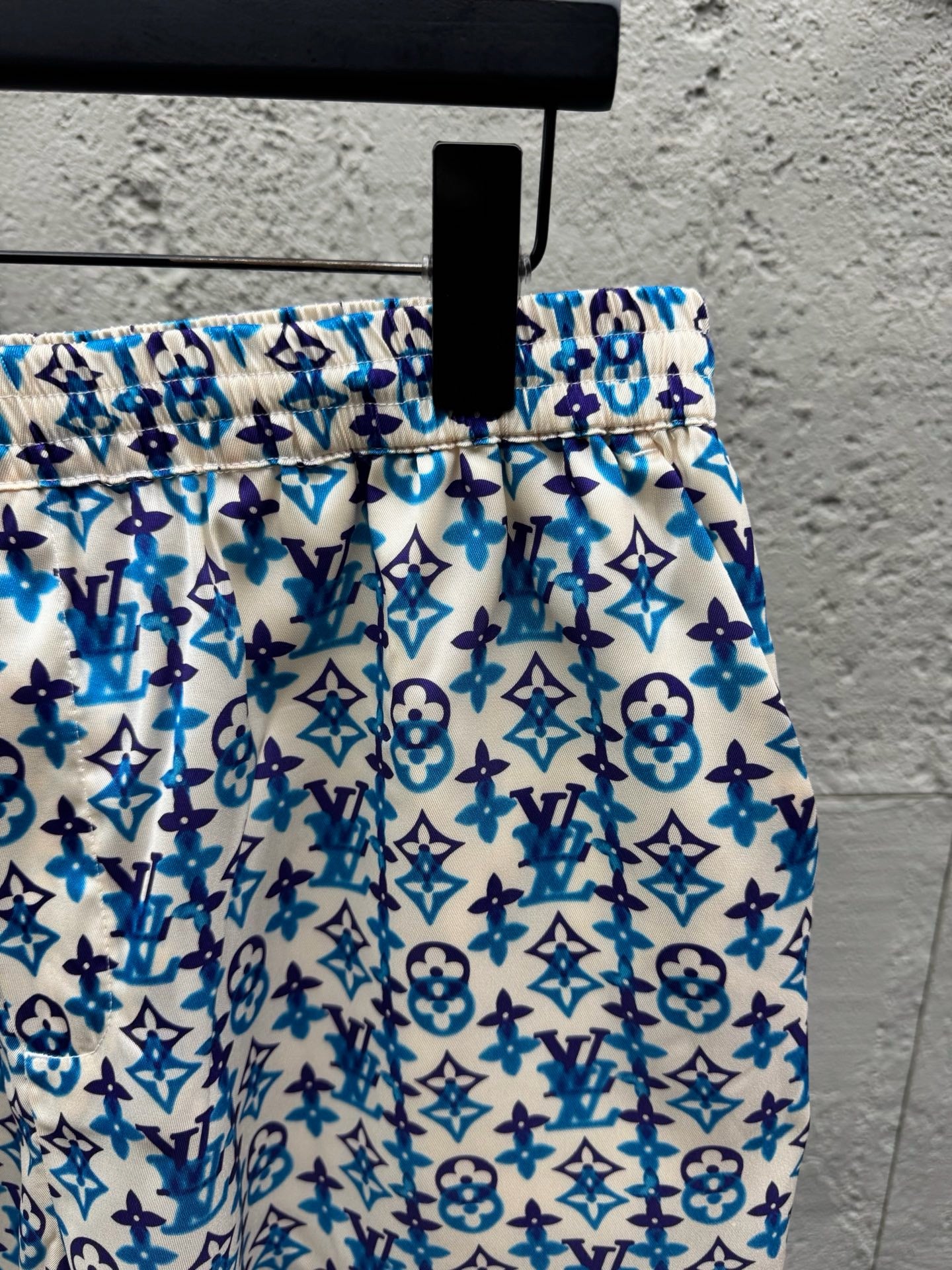 Multi-color Short