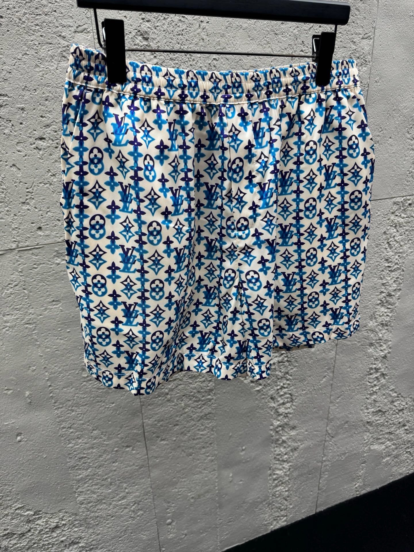 Multi-color Short