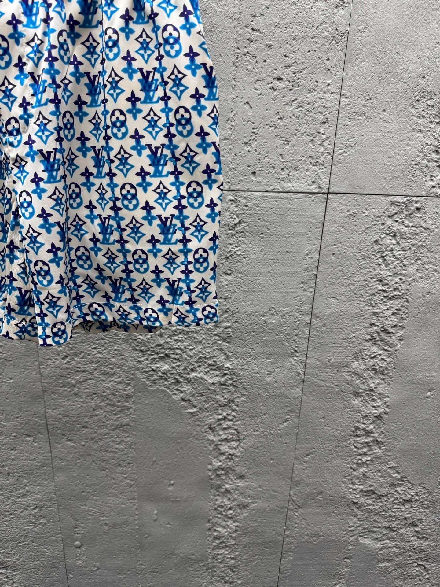 Multi-color Short